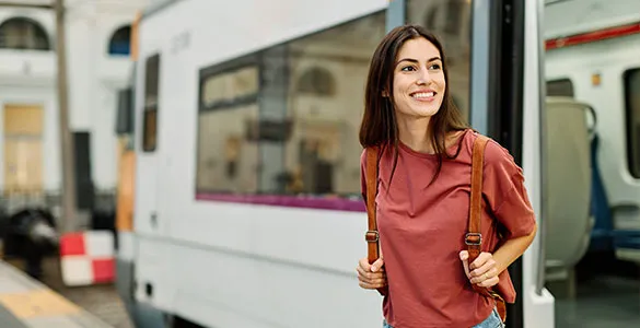 how-to-travel-cheap-best-ways-to-travel-on-a-budget-mid-content-6